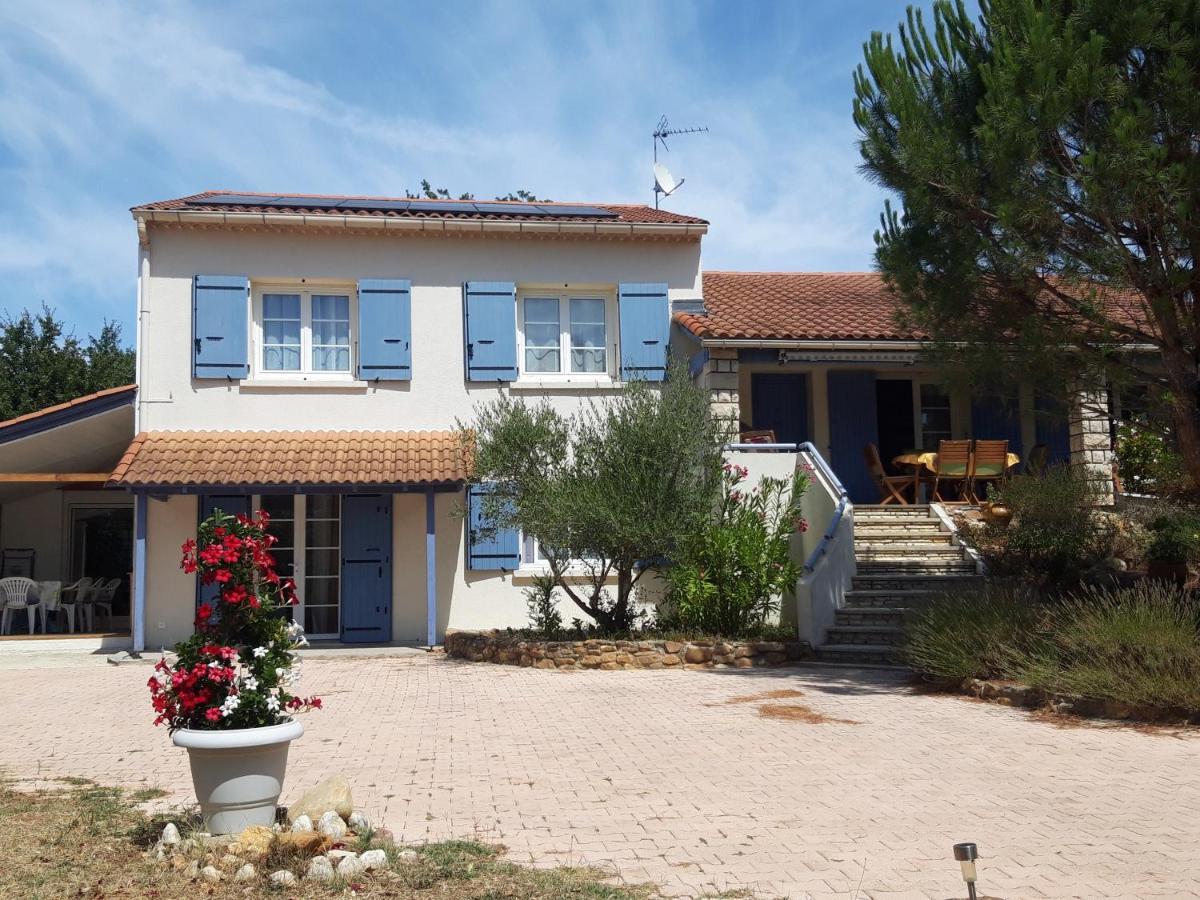 Gîte ma vie là avec jacuzzi privatif Saint-Julien-de-Cassagnas Extérieur photo
